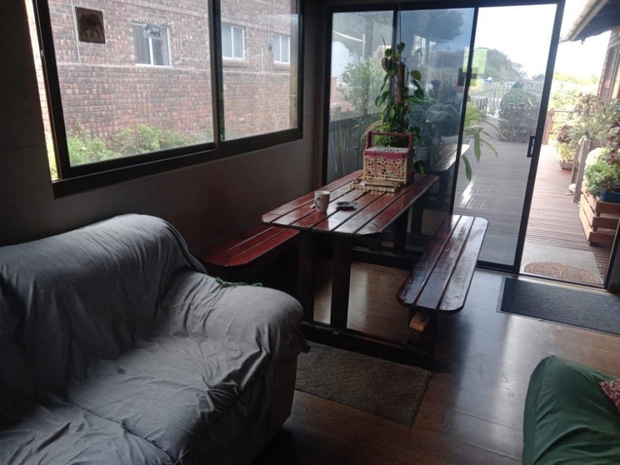 6 Bedroom Property for Sale in Paradise Beach Eastern Cape